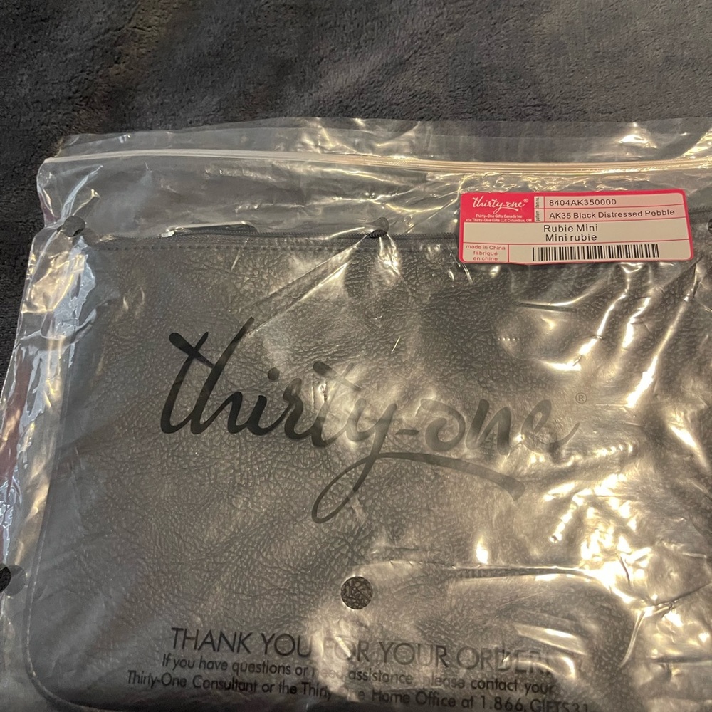 Thirty-one rubie mini